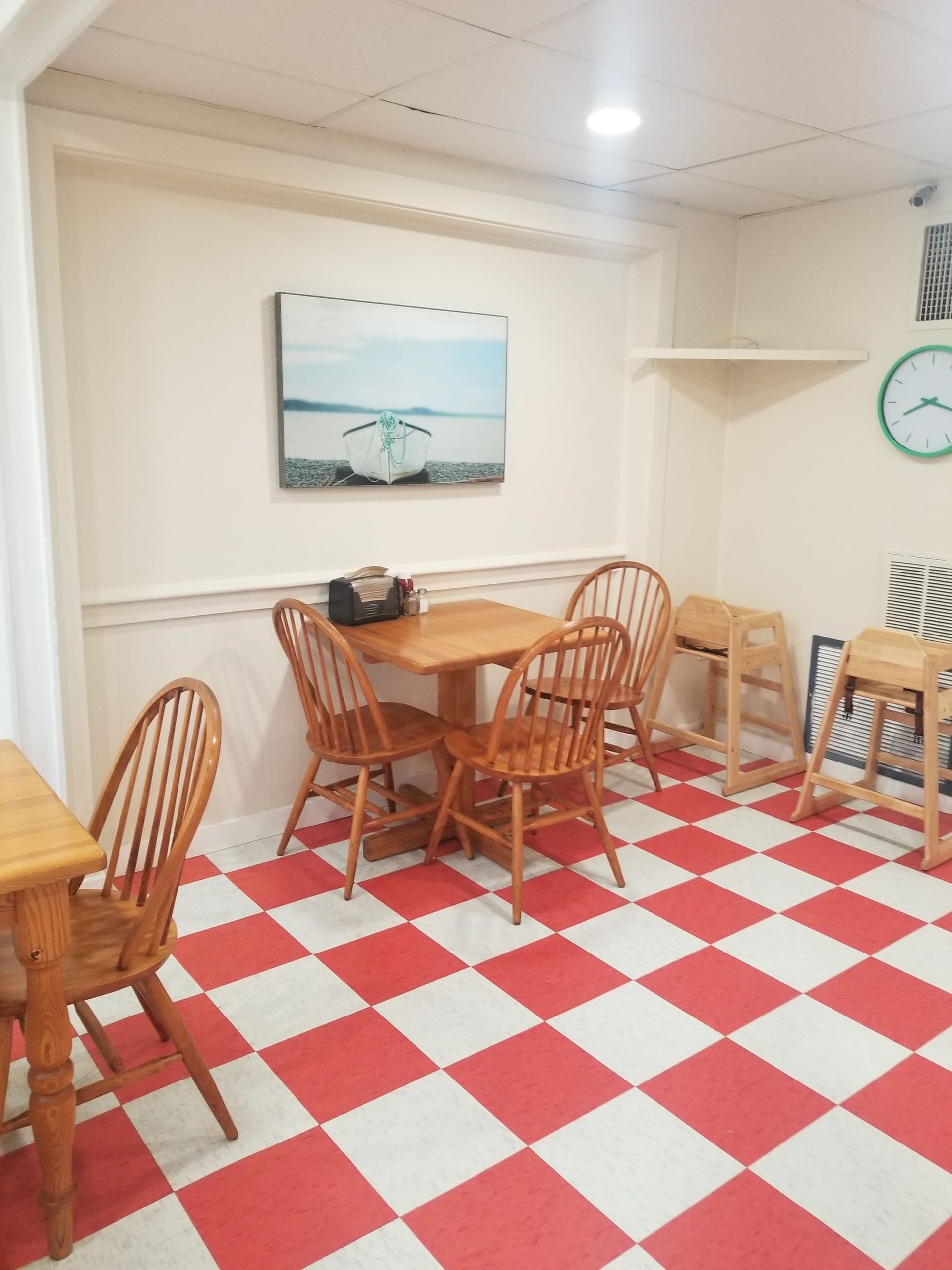 📍 Visit Castaway Cafe in Mashpee